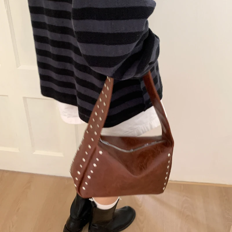 Bolsa de Ombro Estilo Biker em - Women Bags In Trend avaliação e preço