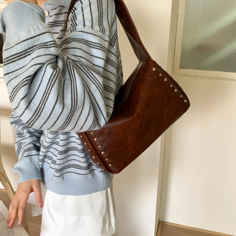 Bolsa de Ombro Estilo Biker em - Women Bags In Trend avaliação e preço
